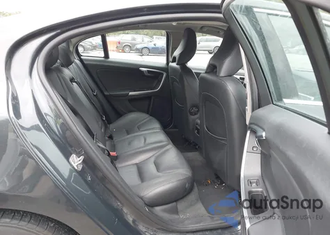 2015 Volvo S60 T5 Premier z USA, uszkodzony, nr VIN YV1612TBXF1309990